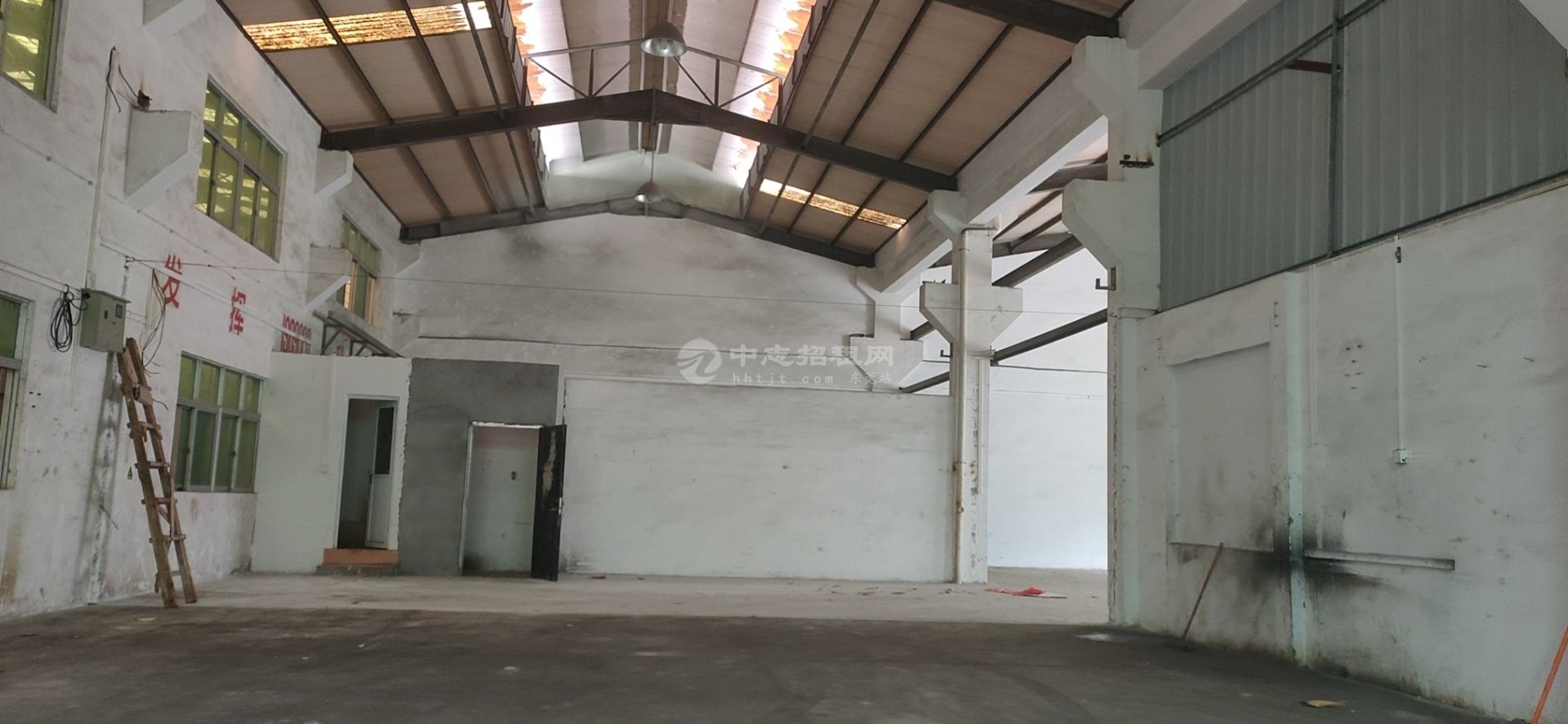 五联华嘉砖墙到顶钢构厂房750平1