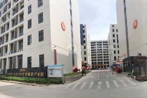 黄江星光村与深圳光明交界处800平米一楼厂房业主直租