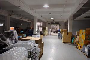 凤岗油甘埔独院一楼厂房1800平 现成装修办公室 适合各行业