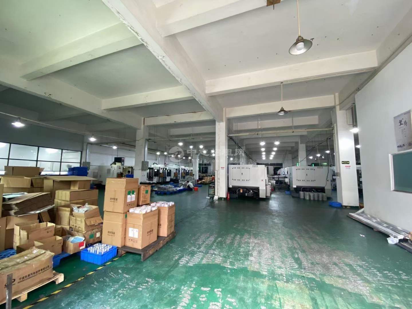凤岗凤德岭G栋鸿䘵制家独门独院厂房5800平7